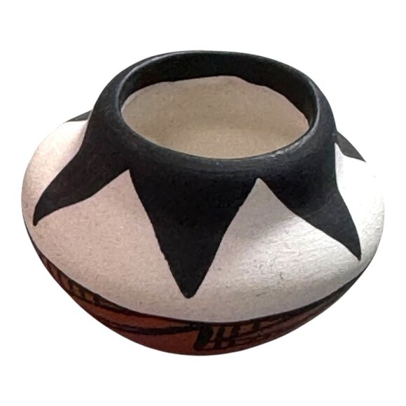 Vintage Acoma Dollhouse Doll Miniature Hand-Painted Southwest Clay Pot 1.5" - Picture 3 of 6